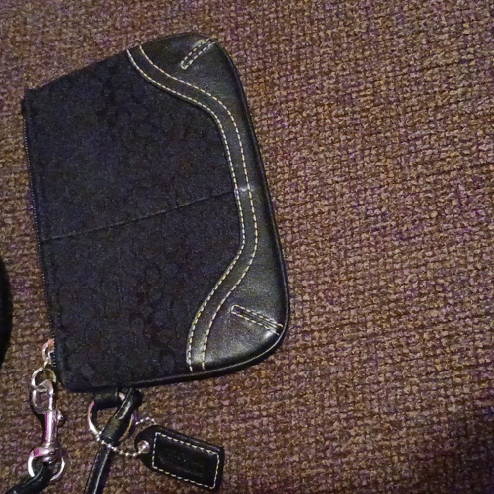 AUTHENTIC COACH Hampton Satchel & Wristlet - Picture 6 of 8